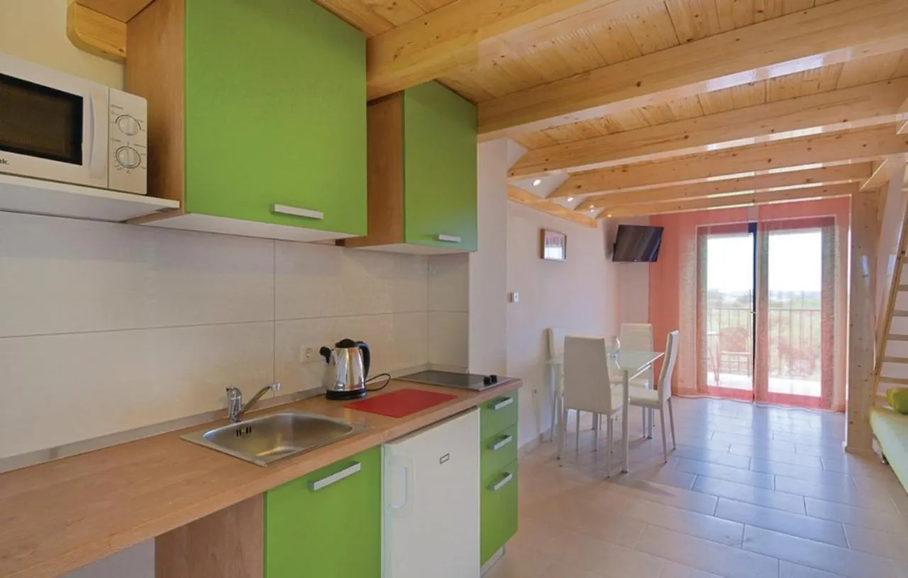 Apartments Svjetlana Pula 0*,  Croatia